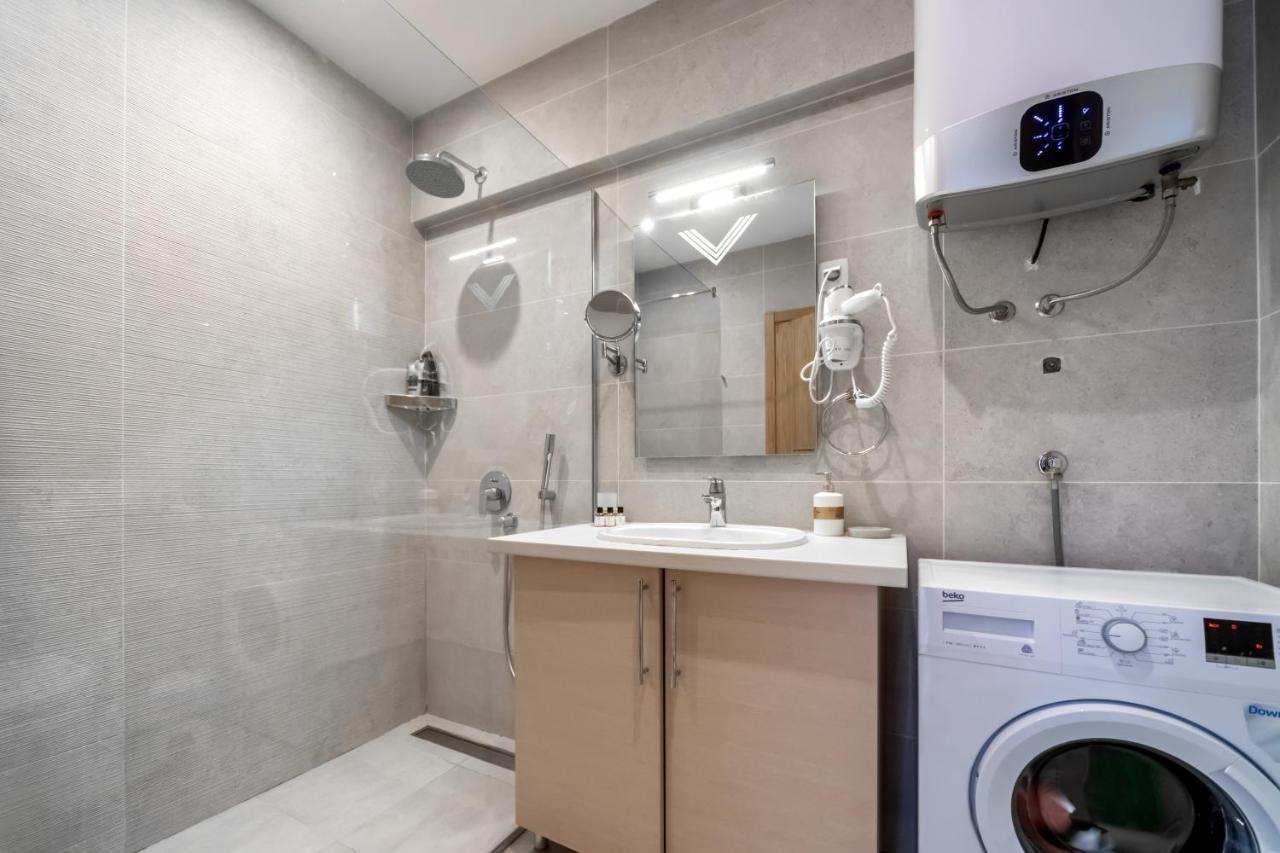 Apartment 2 *