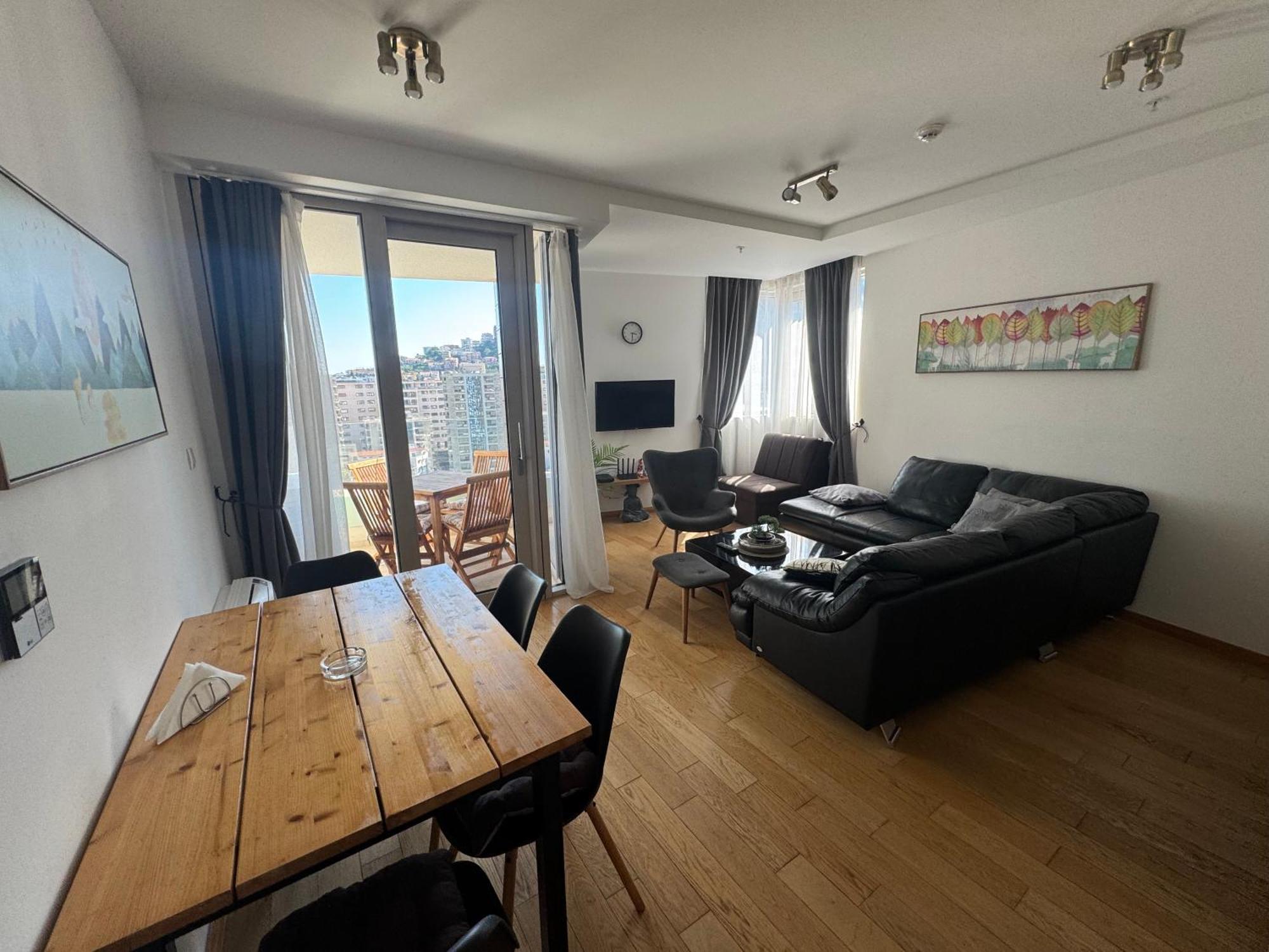 2 Apartment *